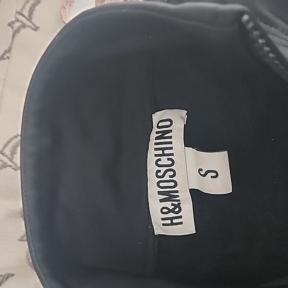 Moschino set! - Picture 2 of 6